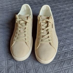 Puma Court Star Tan Suede Sneakers Brand New Never Worn Size 9.